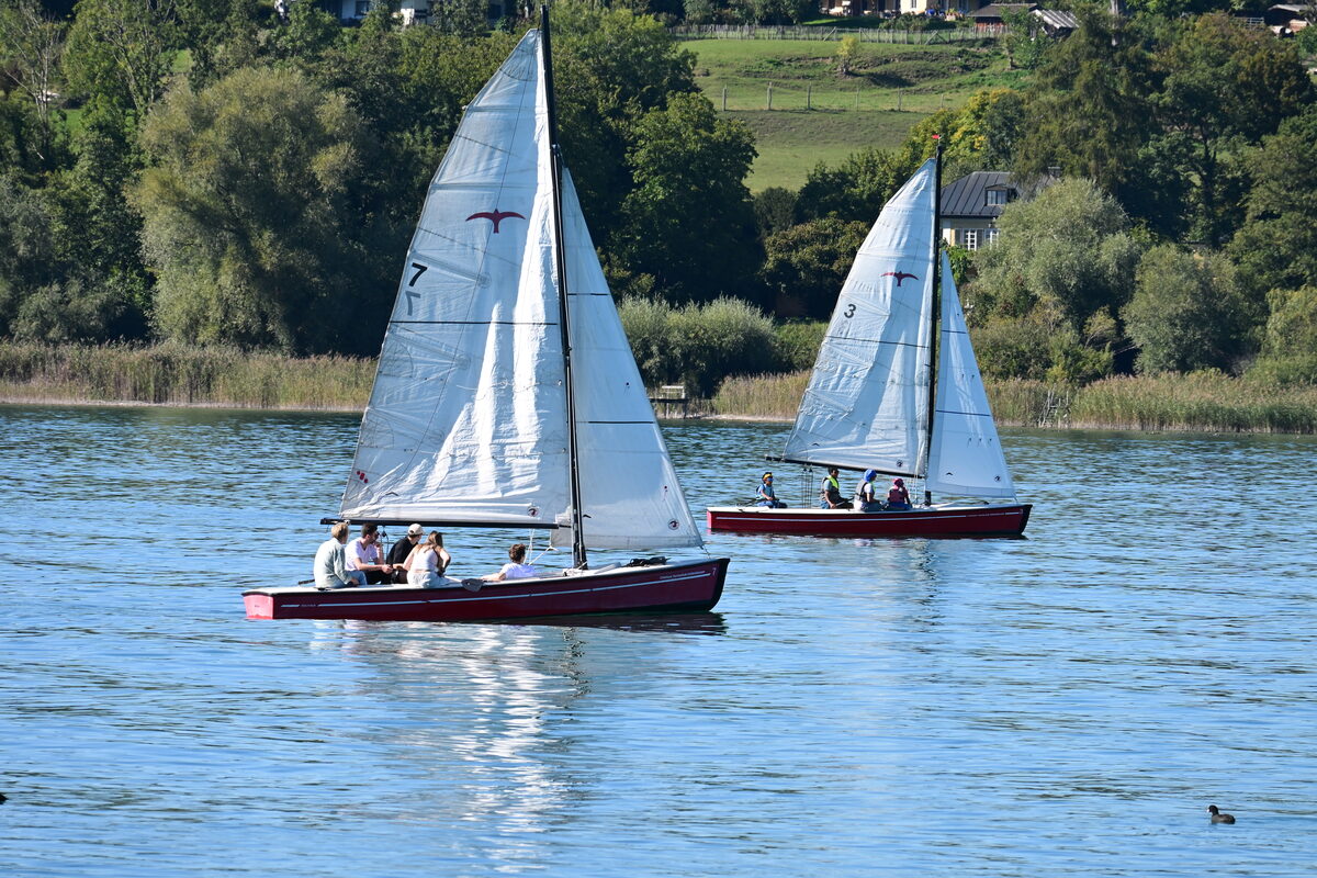 Zwei Boote beim Segeln